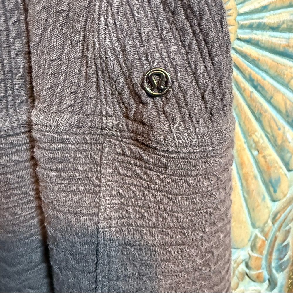 Lululemon oversized sweater turtleneck wide body M/L - Picture 4 of 6